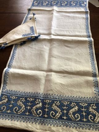 Vintage Italian Assisi Embroidery On Linen Runner & 5 Cocktail Napkins
