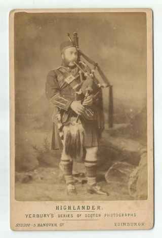 1860 Cabinet Card Highlander Bagpipe Officer Yerbury Series Edinburgh Military