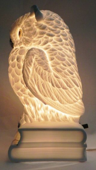 Vintage White Ceramic Owl Perched on Books Lamp Night Light Great 8 x 4.  5 