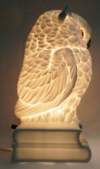 Vintage White Ceramic Owl Perched on Books Lamp Night Light Great 8 x 4.  5 