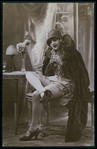 Photo French Risque Sexy Woman Lipstick Makeup Legs 1920s Postcard