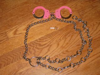 Smith And Wesson Model M - 100 Pink Belly Chain (handcuffs Shackles)