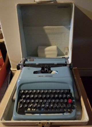 Olivetti - Underwood Typewriter