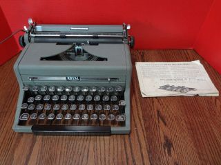 Vintage Royal Quiet Deluxe Typewriter Fast S/h