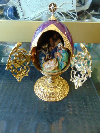 The Franklin Numbered " House Of Faberge  We Three Kings " Collector Egg