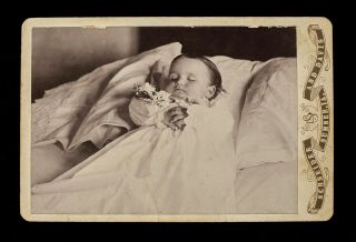 Post Mortem Baby In Gown With Flowers Cabinet Card Photograph Sumner,  Iowa