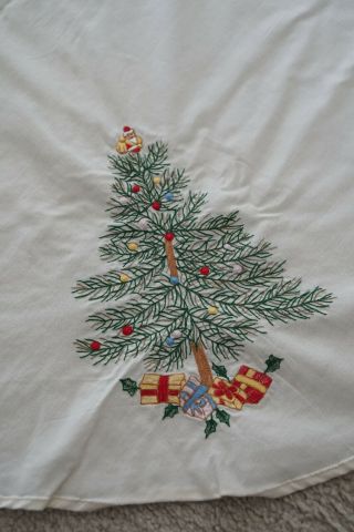 hand embroidered vintage christmas table cloth 2