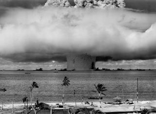 1946 Baker Nuclear Bomb Test Photo Atomic Cloud Bikini Atoll Underwater Blast