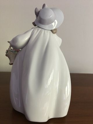 Lladro Porcelain Figurine 6683 Romance Girl With Flower Basket Statue Retired 4
