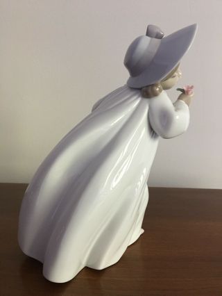 Lladro Porcelain Figurine 6683 Romance Girl With Flower Basket Statue Retired 5