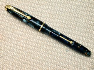 Conway Stewart Dinkie 550 Fountain Pen.  Blue Pearl/gold Marble.