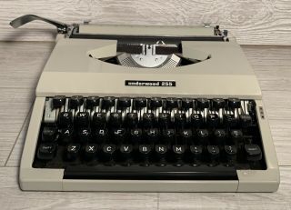 Underwood Typewriter Portable Underwood 255 Typewriter With Case 2