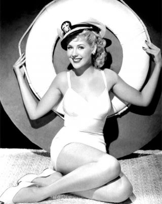 1940 - 1949 Marie Mcdonald B/w Glamour Classic Photo (celebrities & Musicians)