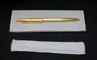 Vintage Caran D " Ache Madison Swiss Gold Plated G Pinstripe Ball Point Pen