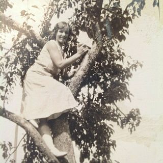 Vintage 1930 ' s Photo Woman in Tree Summer Farmhouse Vacation Visit White Boots 4
