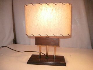 Vintage Mid Century Mcm Wood & Metal Table Lamp W/ Fiberglass Shade Exc