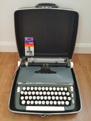Vintage Smith Corona Sterling Typewriter W/ Hard Case 6ss 223717