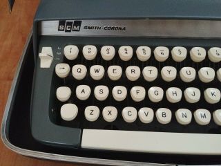 Vintage Smith Corona Sterling Typewriter W/ Hard Case 6ss 223717 3