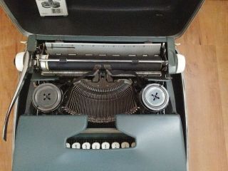 Vintage Smith Corona Sterling Typewriter W/ Hard Case 6ss 223717 7