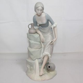 Lladro Nao Figurine 0115 No Box Girl From The Fountain Matte