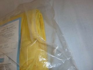 NOS Vtg Sears Twin Poly Cotton Blend Sheet Blanket Sunflower Yellow 66x90 