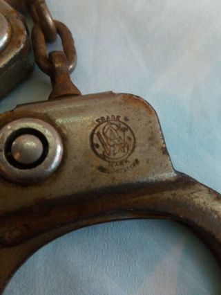 Rare Smith And Wesson Model 94 V3 Handcuffs No Key 5