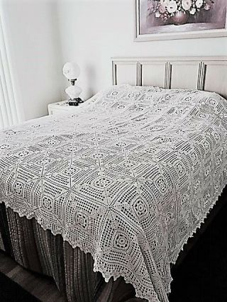 Vtg Handmade Crochet Ivory Cotton Lace Tablecloth Or Bedspread Coverlet 102”x 84
