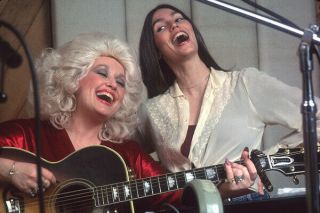 Emmylou Harris Dolly Parton 1978 Photo 4 X 6 In.  Glossy No.  1