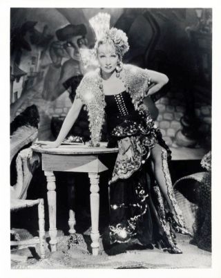 Marlene Dietrich: Terrific 8x10 In.  B&w Glossy Photo