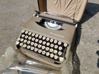 Vintage Typewriter Smith Corona Skyriter W/ Carrying Case And Paperwork