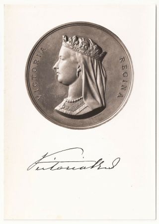 British Museum Victoria (1837 - 1901) Medal By Wyon Vintage Postcard
