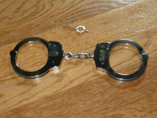 RARE Smith and Wesson Model 91 Mirror Polish Handcuffs (shackles) 3