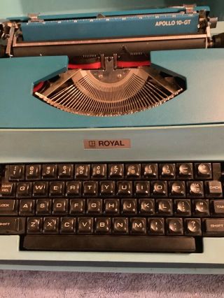 Vintage ROYAL APOLLO 10 - GT Portable Electric Typewriter 1969 Blue In Hard Case 2