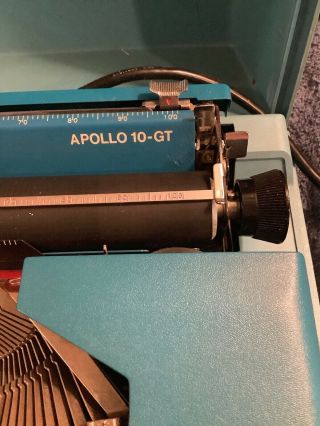 Vintage ROYAL APOLLO 10 - GT Portable Electric Typewriter 1969 Blue In Hard Case 3