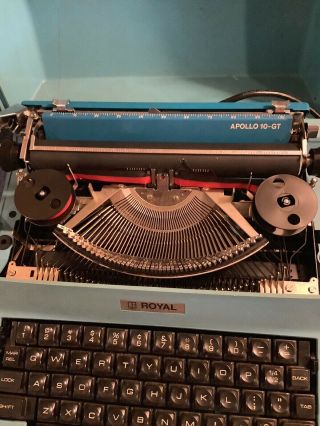 Vintage ROYAL APOLLO 10 - GT Portable Electric Typewriter 1969 Blue In Hard Case 4