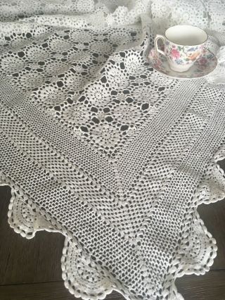 Vintage White Cotton Crocheted Lace Tablecloth 98x64