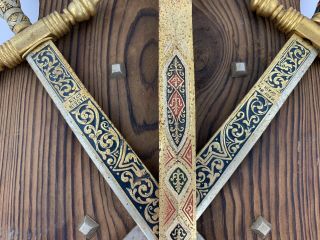 Vintage Sword Wall Plaque 3 Engraved Swords Made In Spain Toledo Gold Wood 5