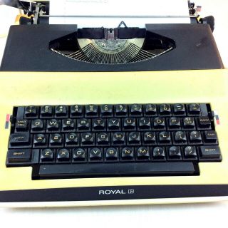 Vintage 1970 Royal Apollo 10 Portable Electric Typewriter Model SP - 8000 Cover 3
