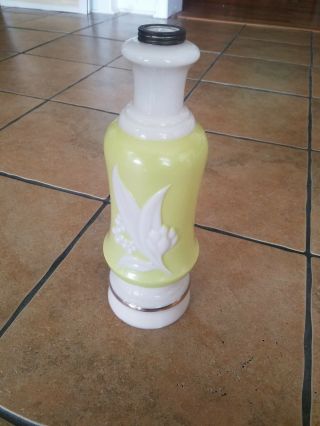 1940s Aladdin Alacite Lily Of The Valley Electric Table Lamp Base - Vintage Yellow