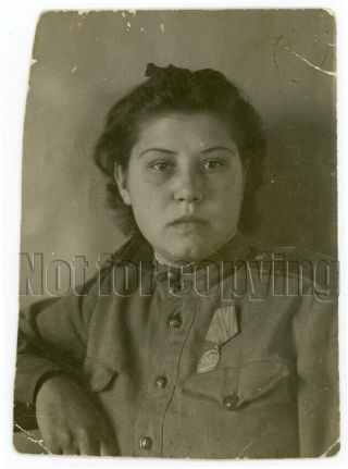 1943 Ww2 Soviet Young Woman Military Red Army Award Ussr Russian Vintage Photo