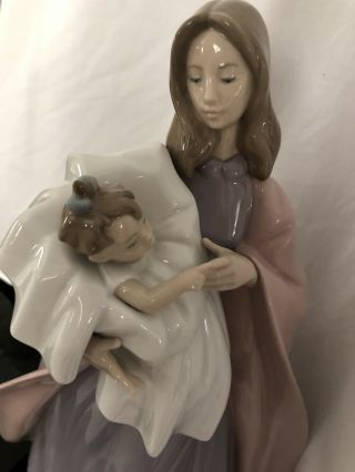 A MOTHER ' S TOUCH 1300 - Retired NAO by Lladro Figurine of Mother & Baby Girl 2