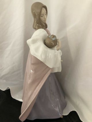 A MOTHER ' S TOUCH 1300 - Retired NAO by Lladro Figurine of Mother & Baby Girl 3