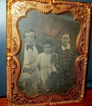 Rare Quarter Plate Daguerreotype Image Of Family,  Faded And No Case
