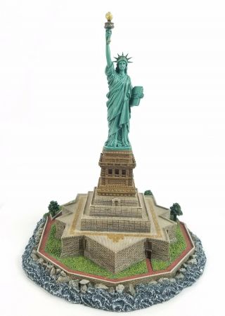 Harbour Lights 2000 Liberty Enlightening The World - Statue Of Liberty