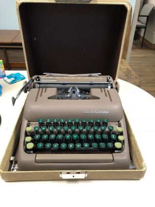 1954 Smith - Corona Antique Vintage Typewriter With Case