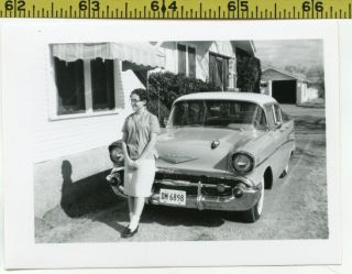 Vintage 1962 Car Auto Photo / 1957 Chevrolet Bel Air Texas Housewife In Curlers