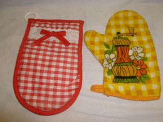 Vtg Red Yellow Gingham Check Potholders Hot Pads Oven Mits Kitchen Decor