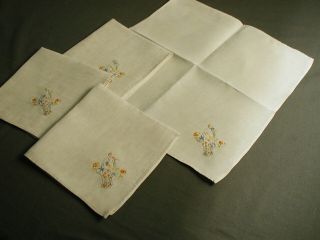 4 Vintage Linen Napkins W/ Embroidered Flowers Baskets On Corner - 12 1/2 " W 44