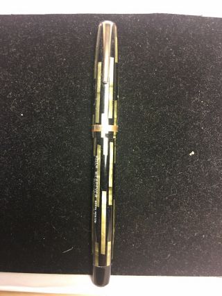 Wearever Deluxe 100 Celuloid Fountain Pen With Unique 14ct Gold Nib.