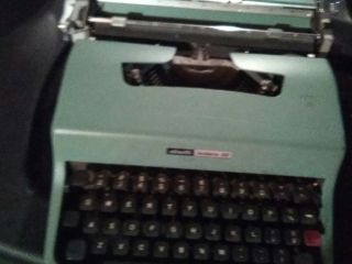 Vintage Olivetti Lettera 32 Typewriter Italy 60s Mid Century Portable